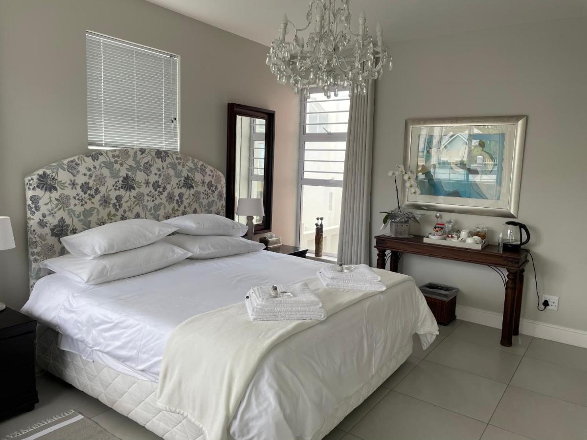 Vermont Hermanus - Views, Sunny, Right On The Sea Exterior foto
